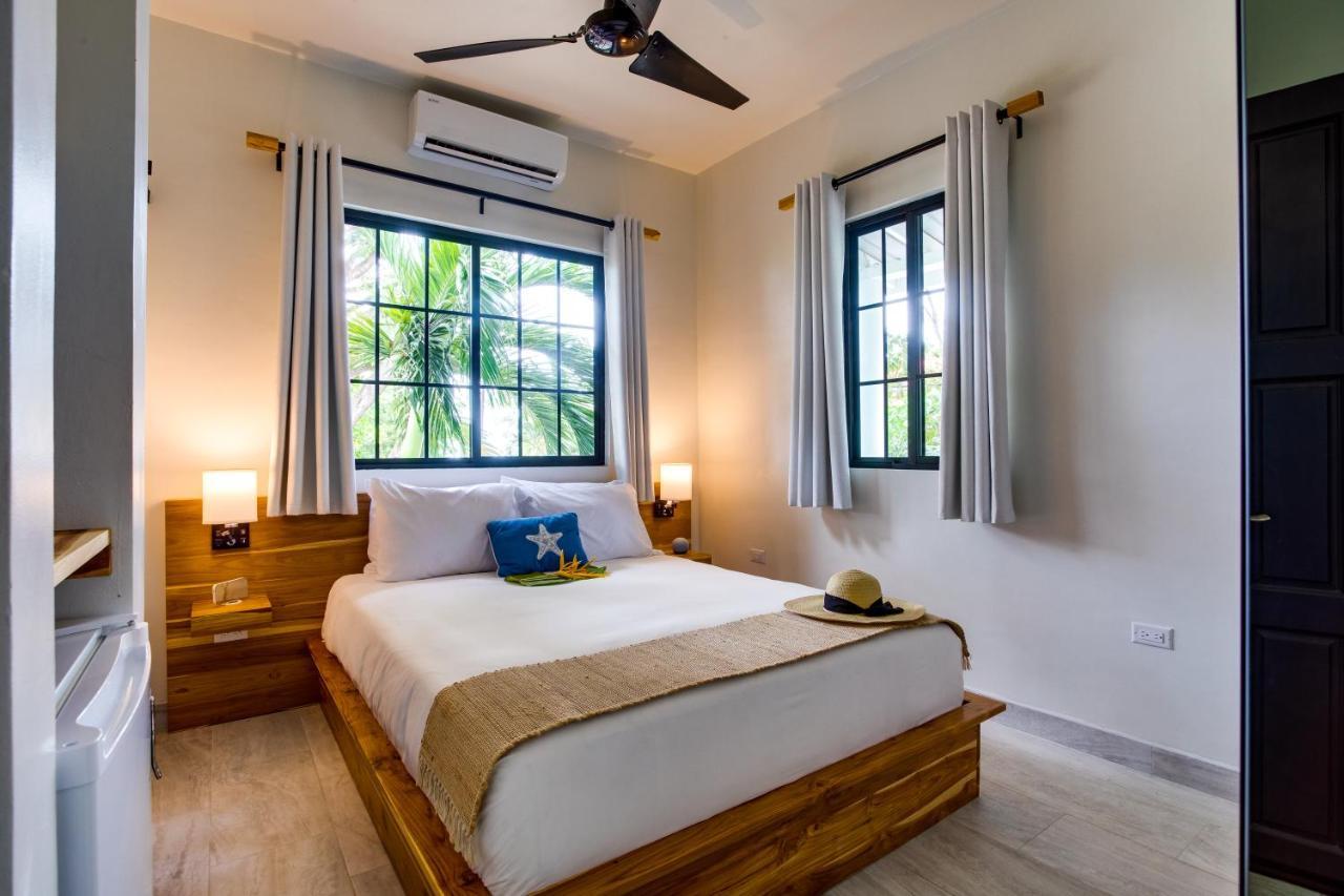 The Sea Glass Inn Placencia エクステリア 写真