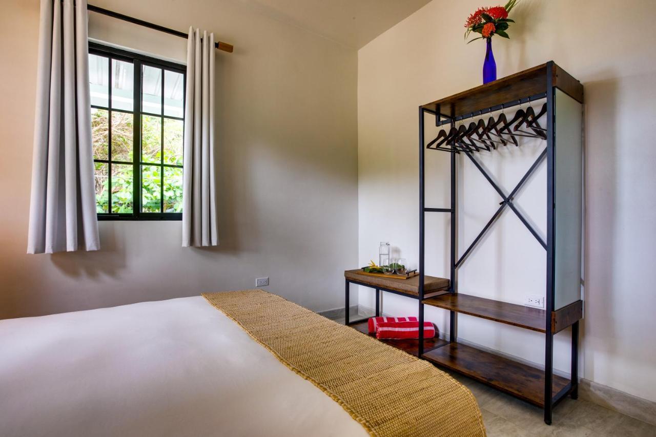 The Sea Glass Inn Placencia エクステリア 写真