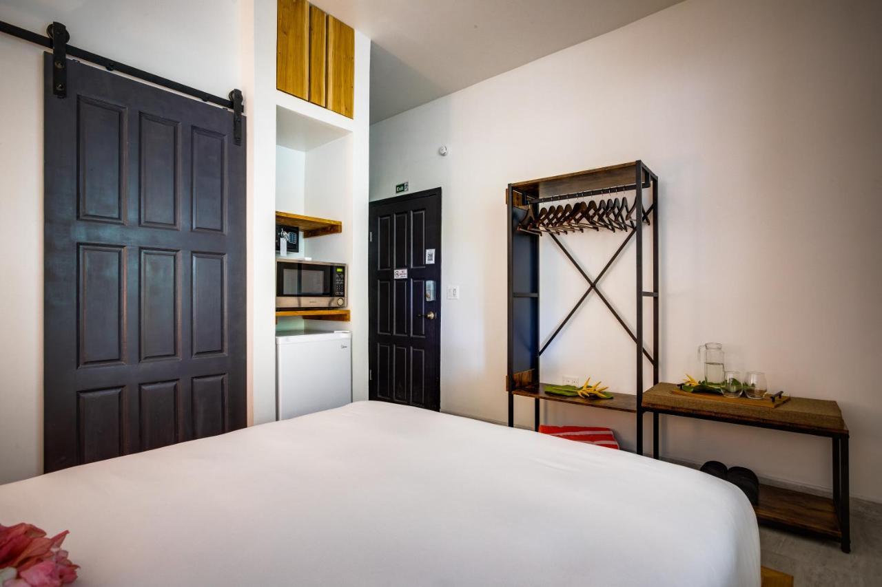 The Sea Glass Inn Placencia エクステリア 写真